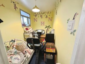 Holt Drive- click for photo gallery